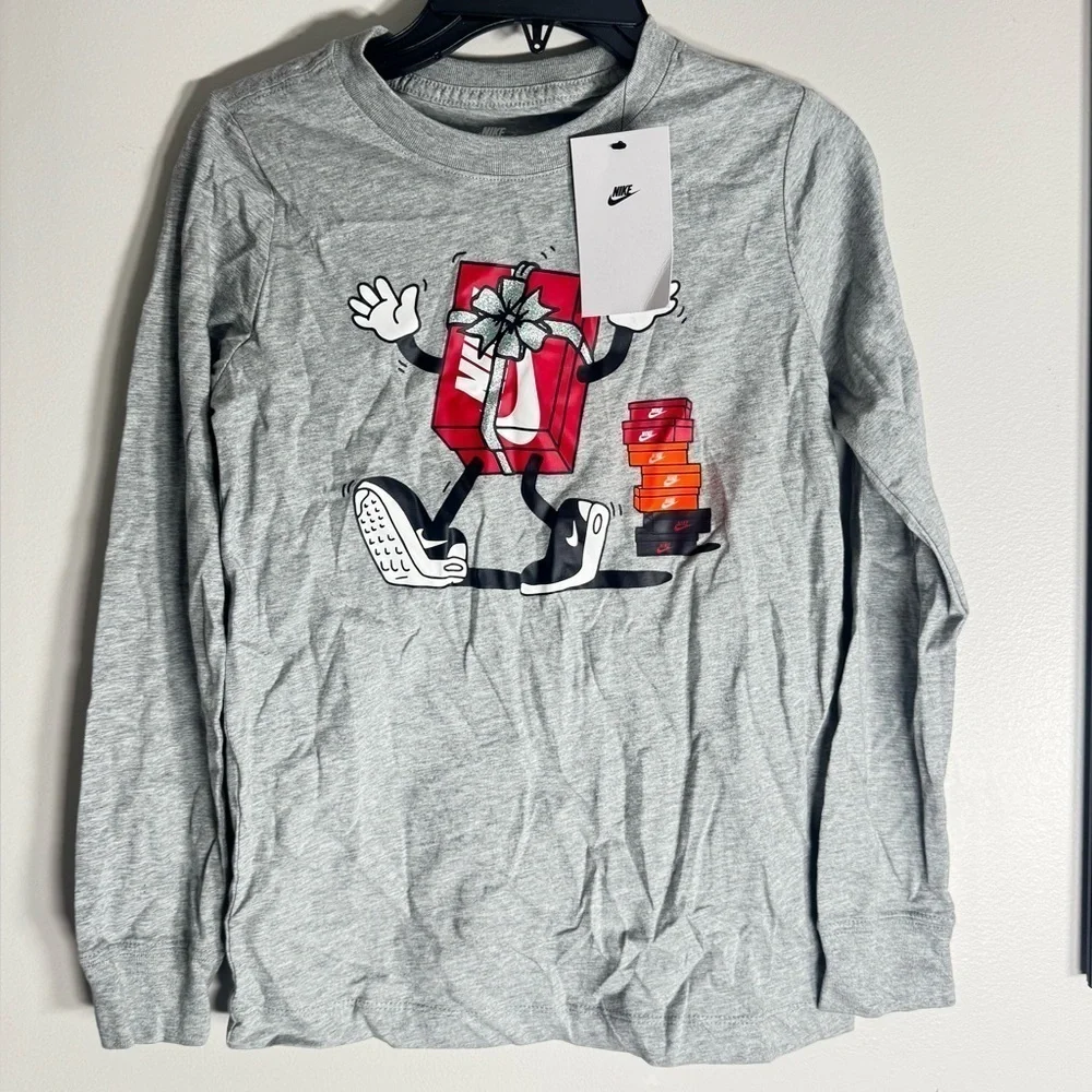 NIKE ❤️🔥NIKE SPORTSWEAR BIG KIDS' LONG-SLEEVE T-SHIRT GREY boys girls shirt M